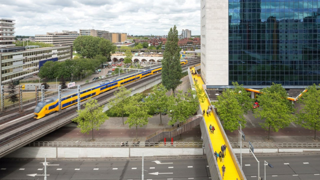 Luchtsingel-Rotterdam_ZUS_Ossip-van-Duivenbode_dezeen